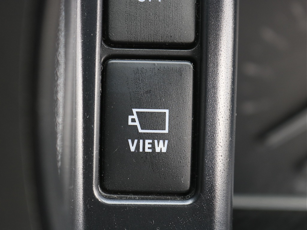 内外装、足回り、ナビと欲しい装備をパッケージングでコンプリートカスタム★もちろん追加カスタムもお任せください！どんなカスタムもお任せください！お客様のニーズに合わせたご提案をさせていただきます！