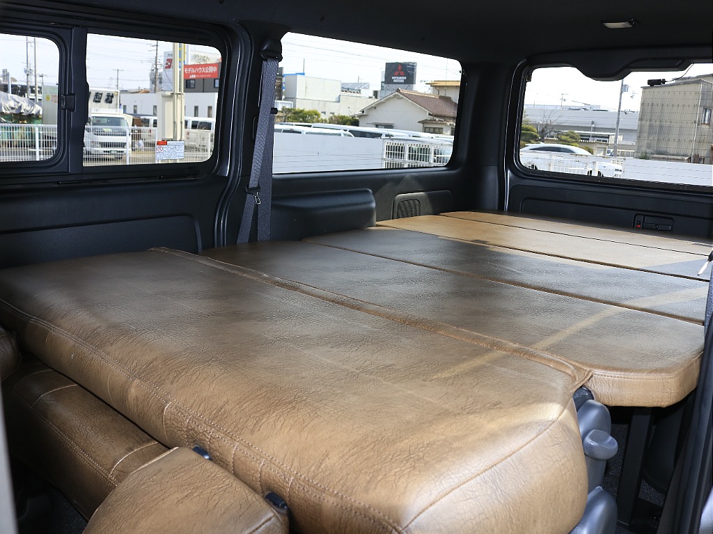 内外装、足回り、ナビと欲しい装備をパッケージングでコンプリートカスタム★もちろん追加カスタムもお任せください！どんなカスタムもお任せください！お客様のニーズに合わせたご提案をさせていただきます！