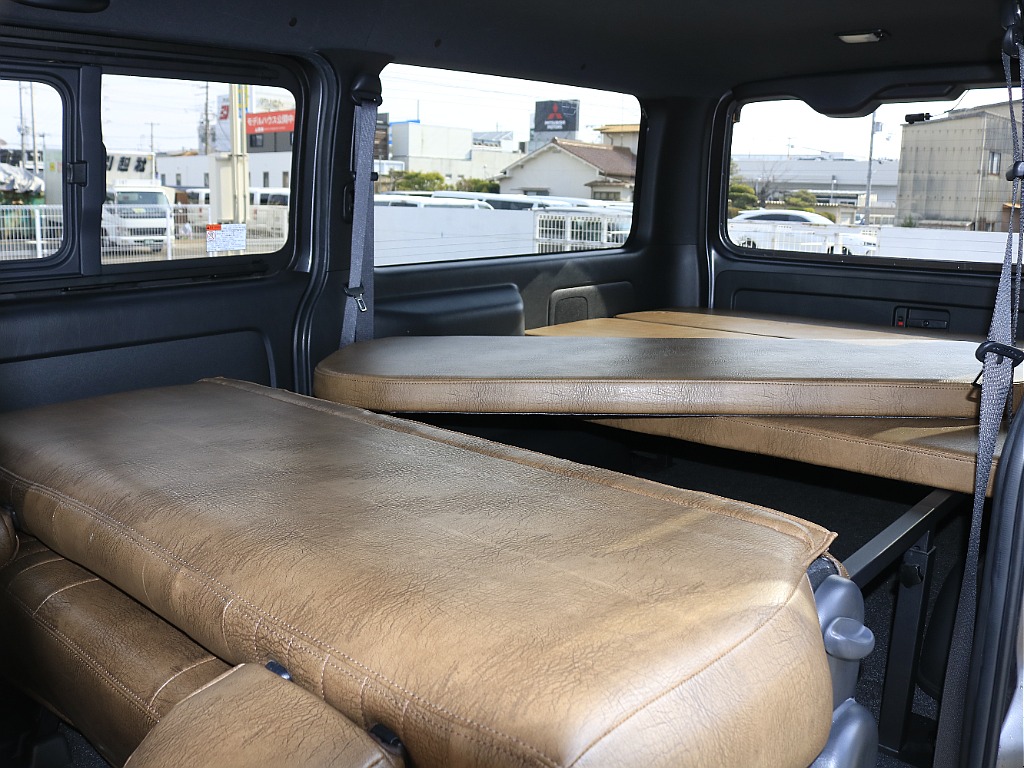 内外装、足回り、ナビと欲しい装備をパッケージングでコンプリートカスタム★もちろん追加カスタムもお任せください！どんなカスタムもお任せください！お客様のニーズに合わせたご提案をさせていただきます！