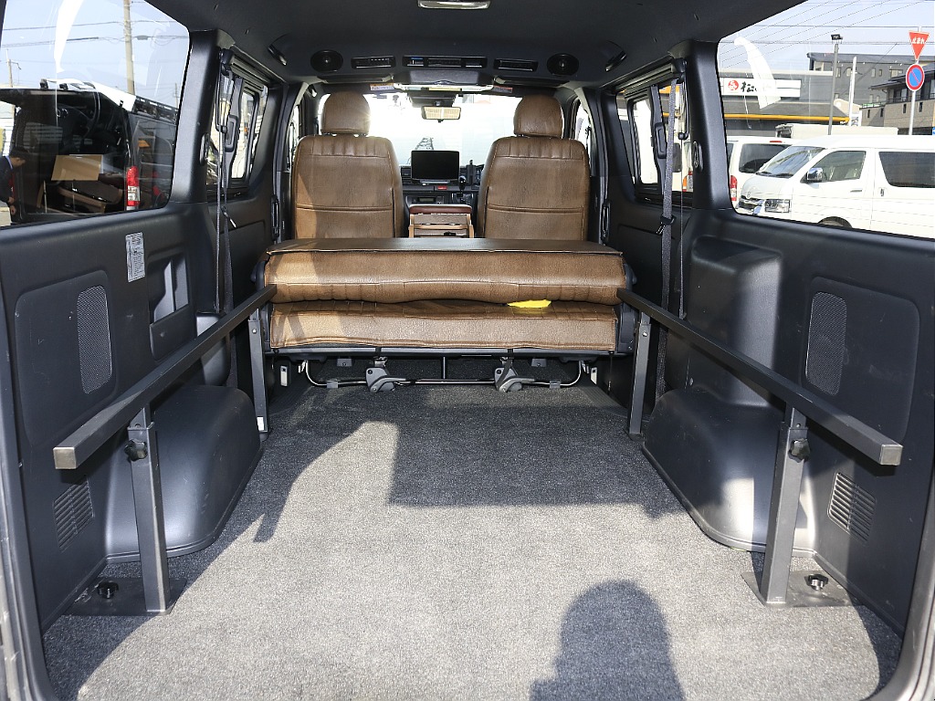 内外装、足回り、ナビと欲しい装備をパッケージングでコンプリートカスタム★もちろん追加カスタムもお任せください！どんなカスタムもお任せください！お客様のニーズに合わせたご提案をさせていただきます！