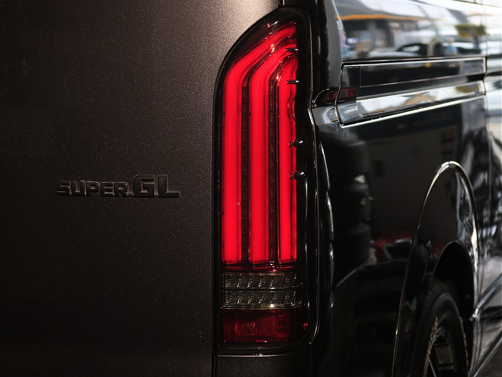 内外装、足回り、ナビと欲しい装備をパッケージングでコンプリートカスタム★もちろん追加カスタムもお任せください！どんなカスタムもお任せください！お客様のニーズに合わせたご提案をさせていただきます！