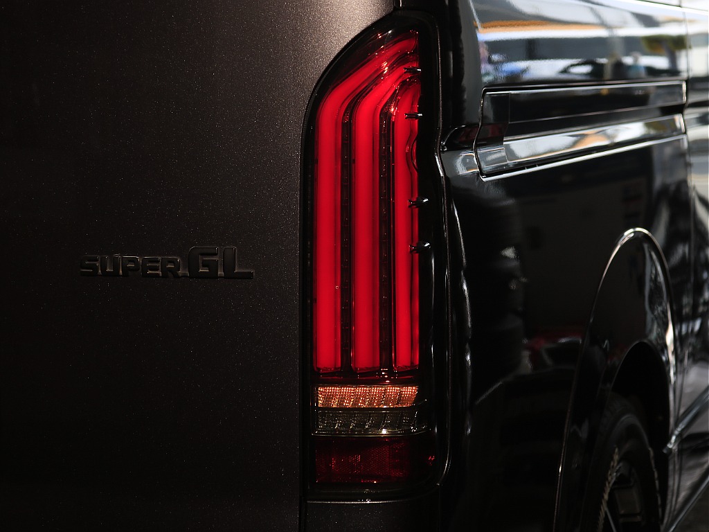 内外装、足回り、ナビと欲しい装備をパッケージングでコンプリートカスタム★もちろん追加カスタムもお任せください！どんなカスタムもお任せください！お客様のニーズに合わせたご提案をさせていただきます！