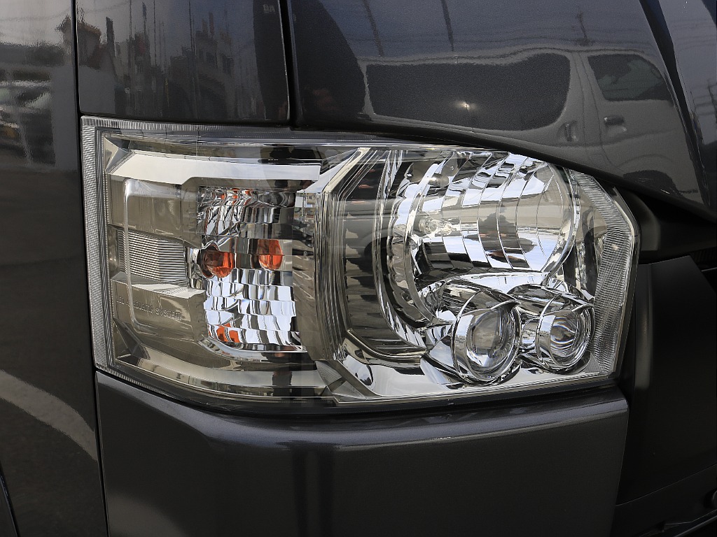 内外装、足回り、ナビと欲しい装備をパッケージングでコンプリートカスタム★もちろん追加カスタムもお任せください！どんなカスタムもお任せください！お客様のニーズに合わせたご提案をさせていただきます！