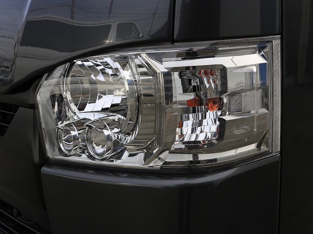 内外装、足回り、ナビと欲しい装備をパッケージングでコンプリートカスタム★もちろん追加カスタムもお任せください！どんなカスタムもお任せください！お客様のニーズに合わせたご提案をさせていただきます！