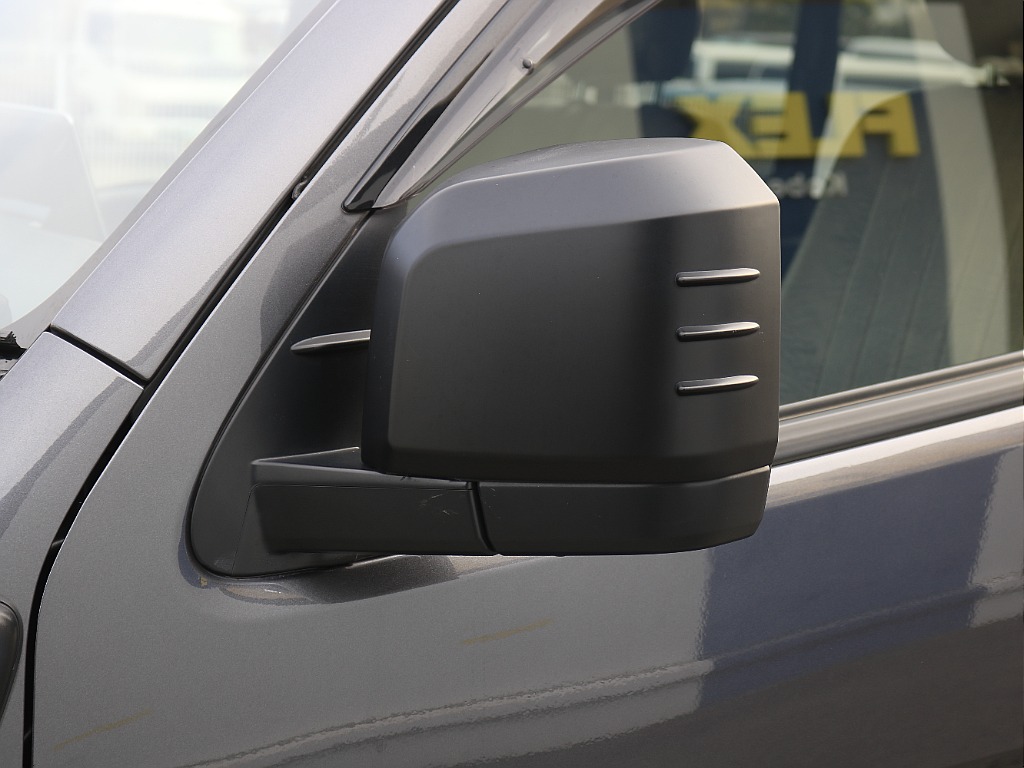 内外装、足回り、ナビと欲しい装備をパッケージングでコンプリートカスタム★もちろん追加カスタムもお任せください！どんなカスタムもお任せください！お客様のニーズに合わせたご提案をさせていただきます！