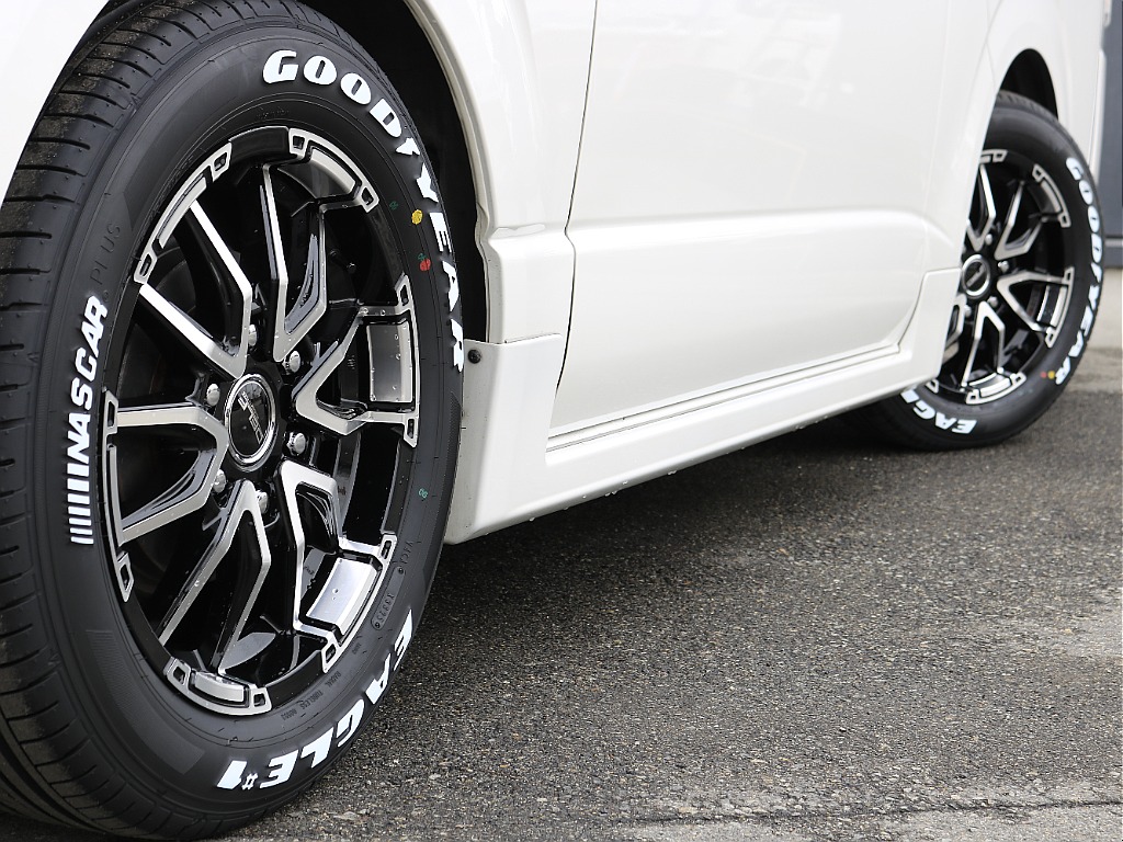 定番のナスカータイヤを装着