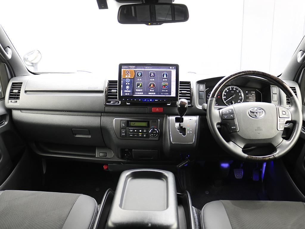 上質なインパネ周り