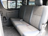 大人３人乗車可能なリアシート