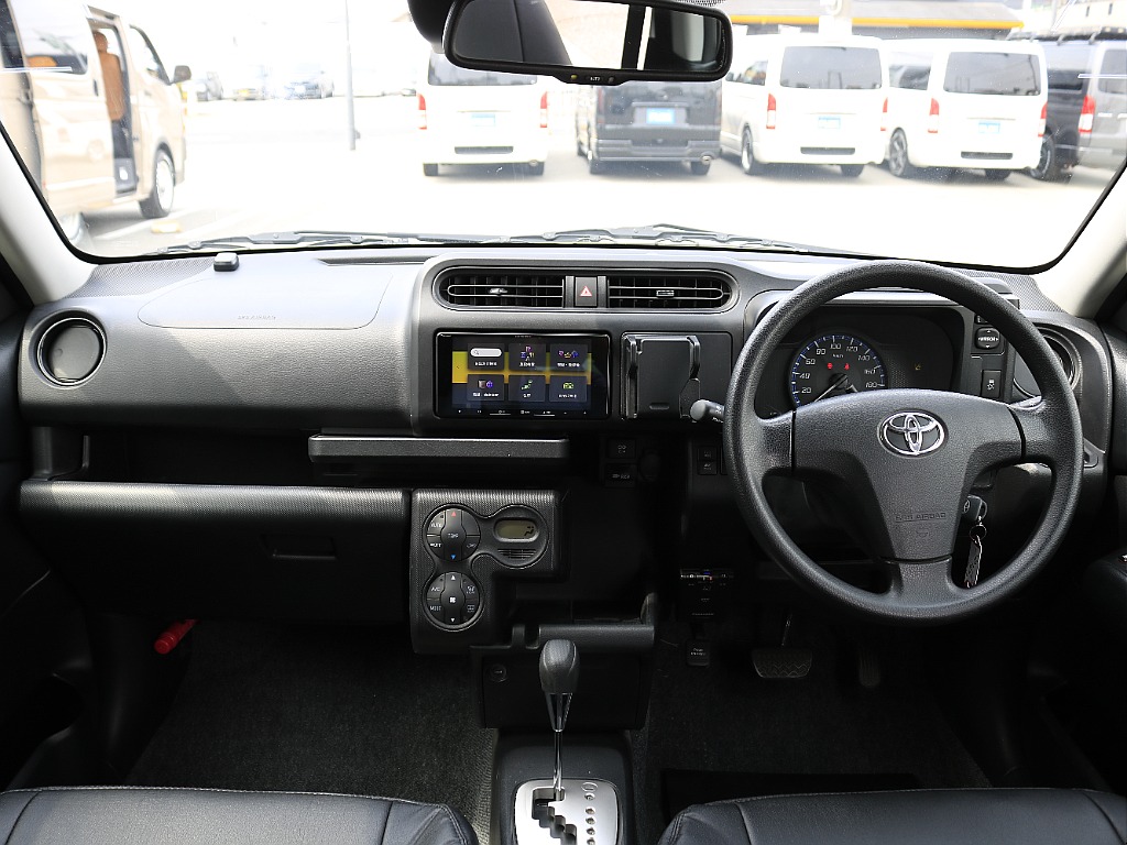 内外装、足回り、ナビと欲しい装備をパッケージングでコンプリートカスタム★もちろん追加カスタムもお任せください！どんなカスタムもお任せください！お客様のニーズに合わせたご提案をさせていただきます！