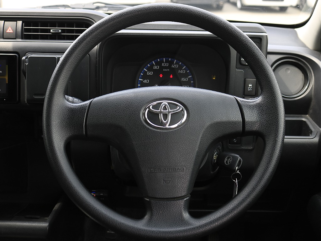 内外装、足回り、ナビと欲しい装備をパッケージングでコンプリートカスタム★もちろん追加カスタムもお任せください！どんなカスタムもお任せください！お客様のニーズに合わせたご提案をさせていただきます！