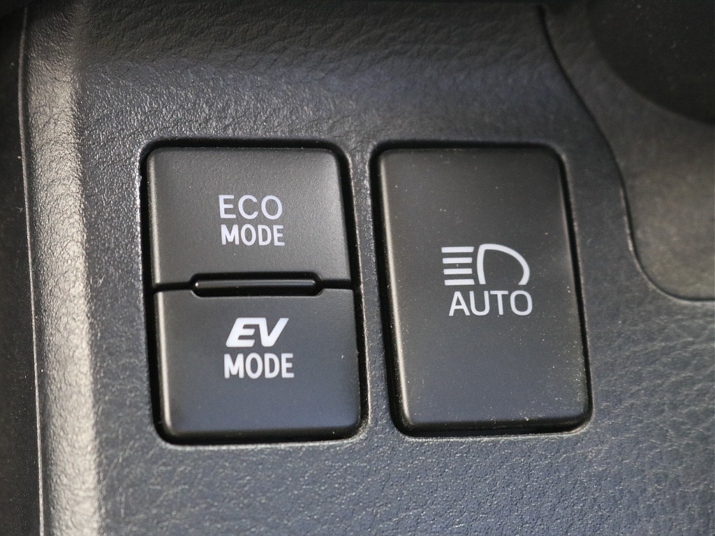 内外装、足回り、ナビと欲しい装備をパッケージングでコンプリートカスタム★もちろん追加カスタムもお任せください！どんなカスタムもお任せください！お客様のニーズに合わせたご提案をさせていただきます！