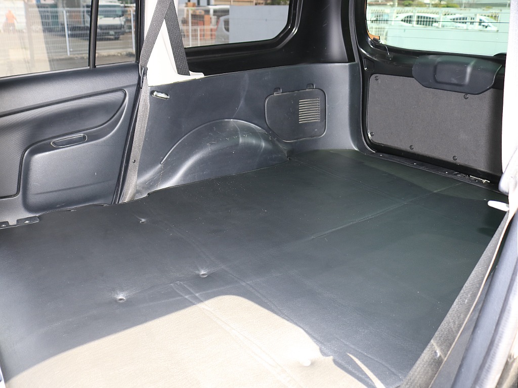 内外装、足回り、ナビと欲しい装備をパッケージングでコンプリートカスタム★もちろん追加カスタムもお任せください！どんなカスタムもお任せください！お客様のニーズに合わせたご提案をさせていただきます！