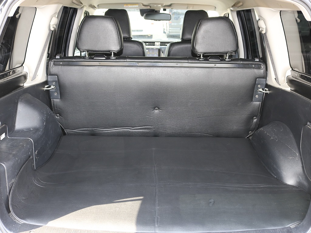 内外装、足回り、ナビと欲しい装備をパッケージングでコンプリートカスタム★もちろん追加カスタムもお任せください！どんなカスタムもお任せください！お客様のニーズに合わせたご提案をさせていただきます！