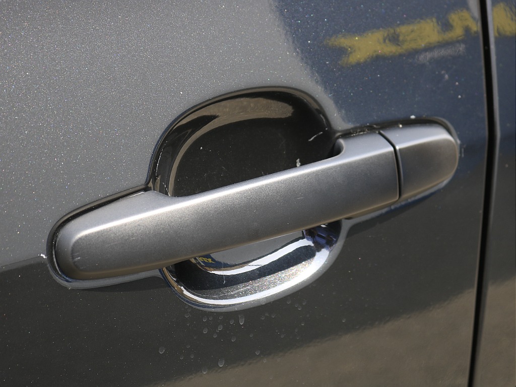 内外装、足回り、ナビと欲しい装備をパッケージングでコンプリートカスタム★もちろん追加カスタムもお任せください！どんなカスタムもお任せください！お客様のニーズに合わせたご提案をさせていただきます！