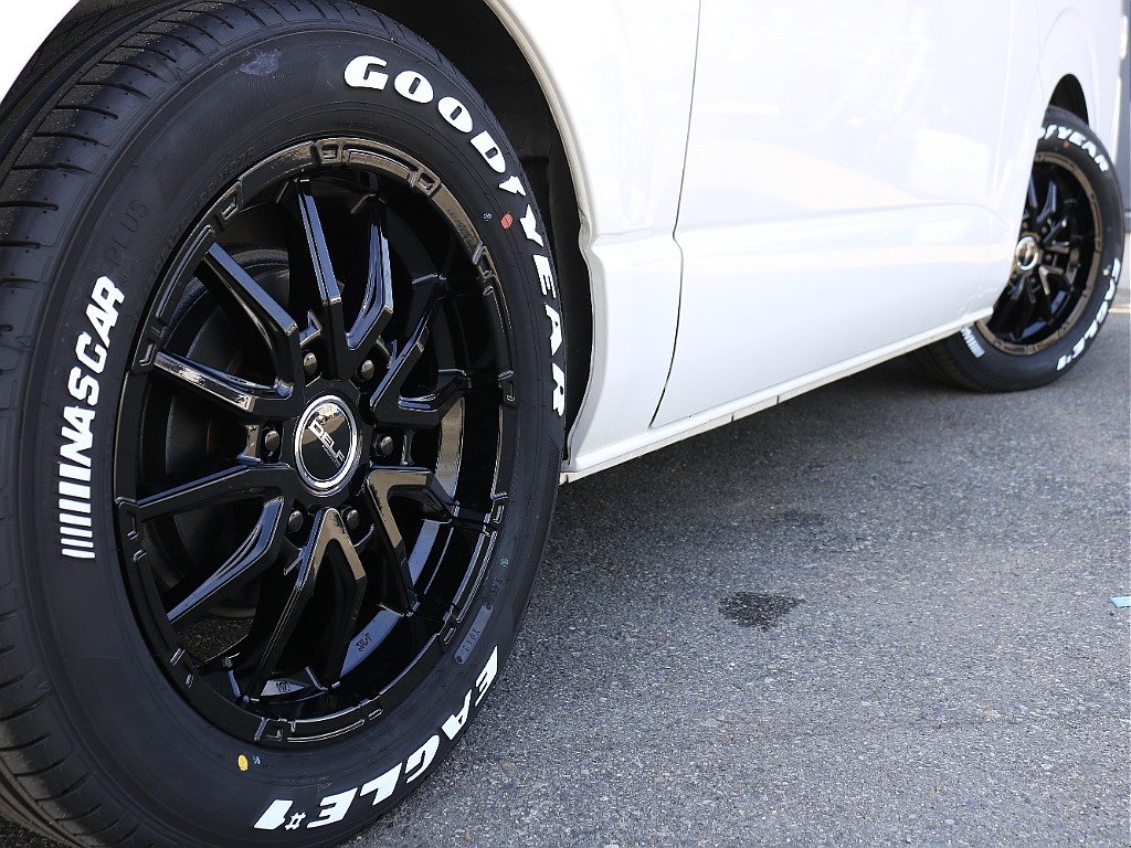 新品オリジナルDelf06　17インチアルミホイール