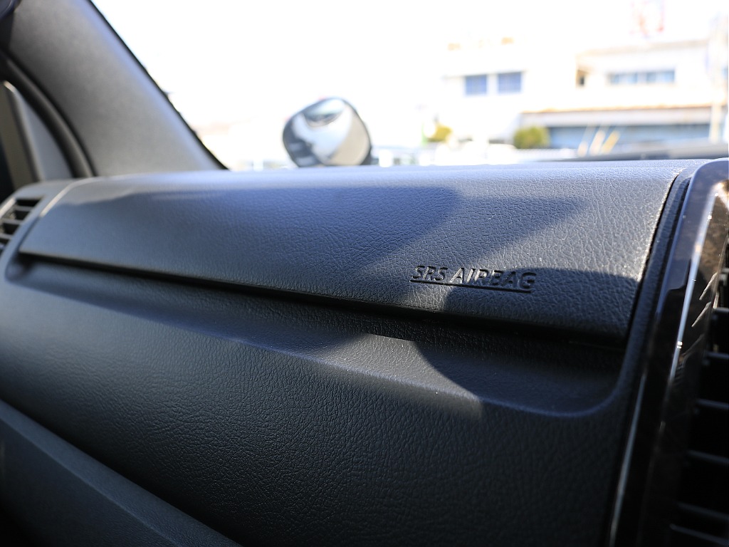 内外装、足回り、ナビと欲しい装備をパッケージングでコンプリートカスタム★もちろん追加カスタムもお任せください！どんなカスタムもお任せください！お客様のニーズに合わせたご提案をさせていただきます！