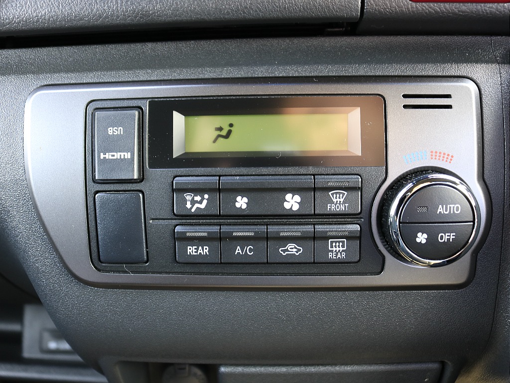 内外装、足回り、ナビと欲しい装備をパッケージングでコンプリートカスタム★もちろん追加カスタムもお任せください！どんなカスタムもお任せください！お客様のニーズに合わせたご提案をさせていただきます！