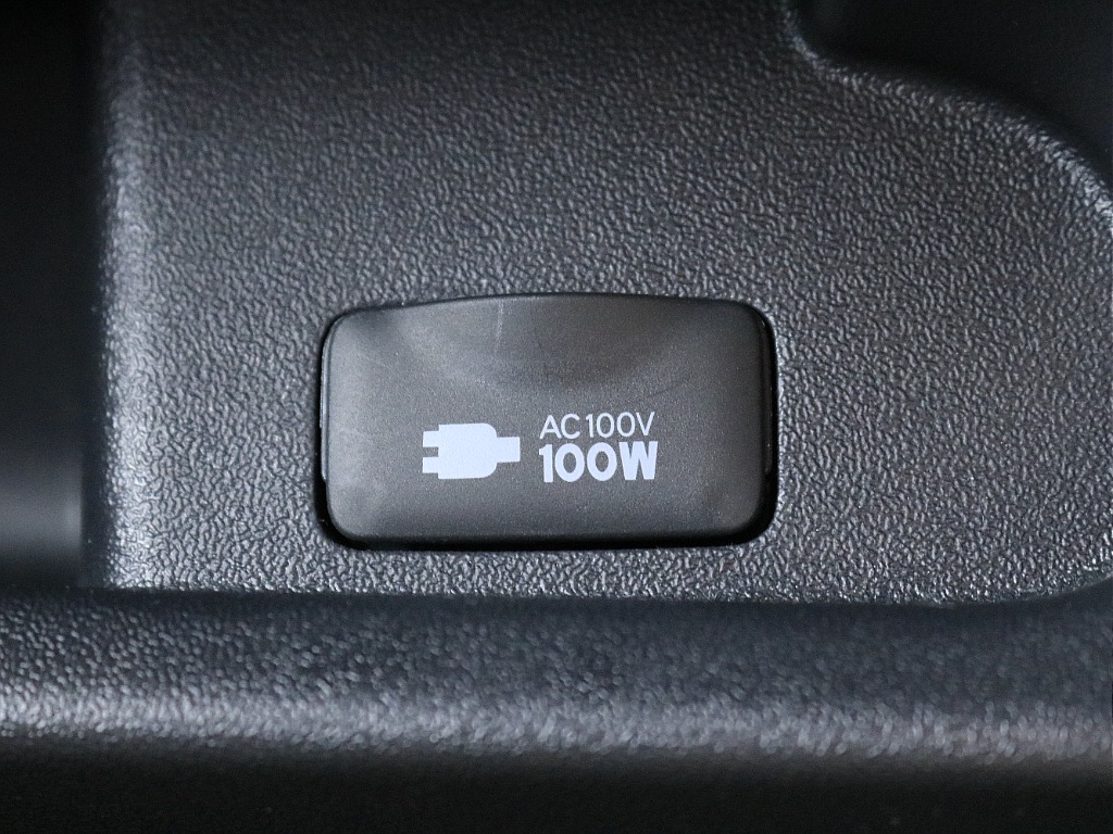 内外装、足回り、ナビと欲しい装備をパッケージングでコンプリートカスタム★もちろん追加カスタムもお任せください！どんなカスタムもお任せください！お客様のニーズに合わせたご提案をさせていただきます！