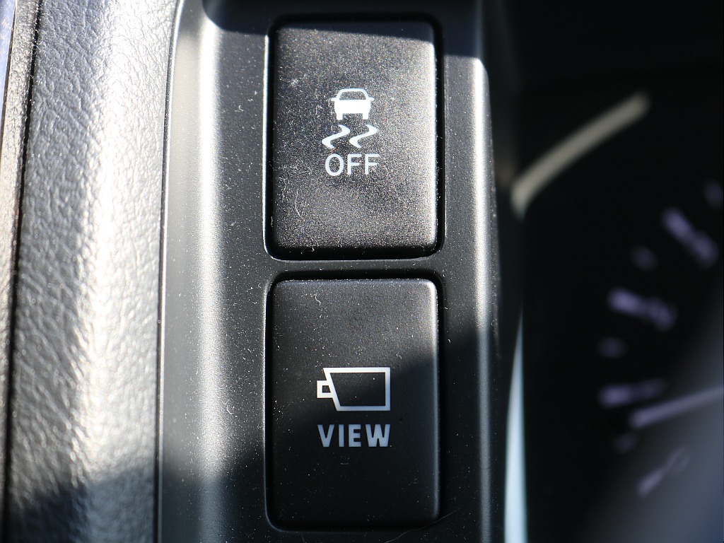 内外装、足回り、ナビと欲しい装備をパッケージングでコンプリートカスタム★もちろん追加カスタムもお任せください！どんなカスタムもお任せください！お客様のニーズに合わせたご提案をさせていただきます！