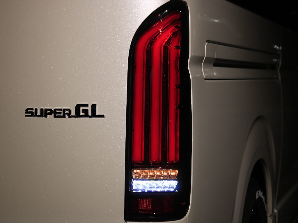 内外装、足回り、ナビと欲しい装備をパッケージングでコンプリートカスタム★もちろん追加カスタムもお任せください！どんなカスタムもお任せください！お客様のニーズに合わせたご提案をさせていただきます！