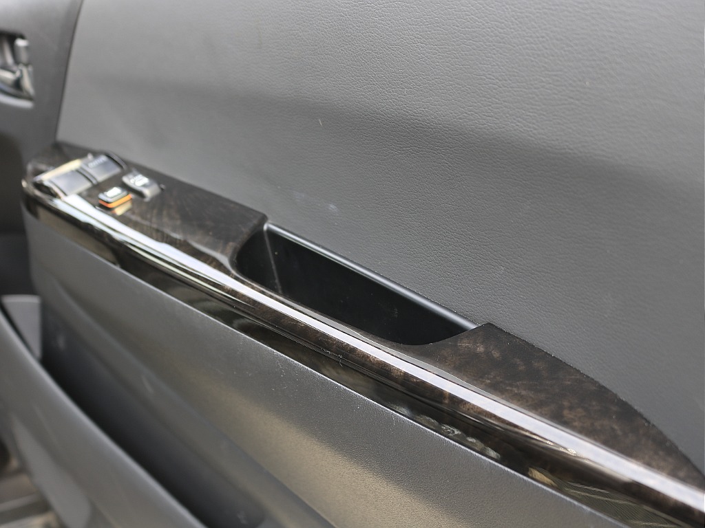 内外装、足回り、ナビと欲しい装備をパッケージングでコンプリートカスタム★もちろん追加カスタムもお任せください！どんなカスタムもお任せください！お客様のニーズに合わせたご提案をさせていただきます！