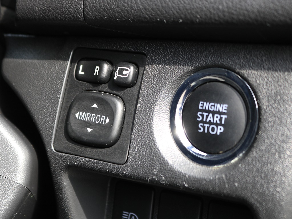 内外装、足回り、ナビと欲しい装備をパッケージングでコンプリートカスタム★もちろん追加カスタムもお任せください！どんなカスタムもお任せください！お客様のニーズに合わせたご提案をさせていただきます！