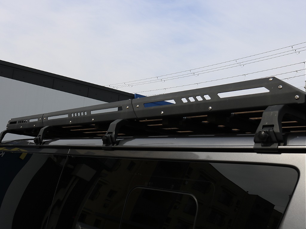 内外装、足回り、ナビと欲しい装備をパッケージングでコンプリートカスタム★もちろん追加カスタムもお任せください！どんなカスタムもお任せください！お客様のニーズに合わせたご提案をさせていただきます！