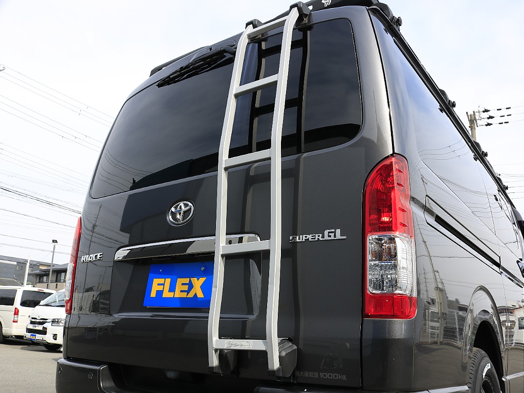 内外装、足回り、ナビと欲しい装備をパッケージングでコンプリートカスタム★もちろん追加カスタムもお任せください！どんなカスタムもお任せください！お客様のニーズに合わせたご提案をさせていただきます！