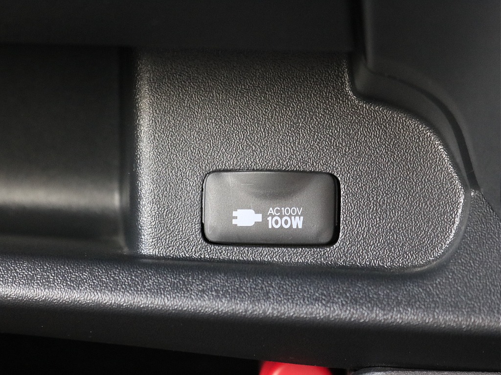 内外装、足回り、ナビと欲しい装備をパッケージングでコンプリートカスタム★もちろん追加カスタムもお任せください！どんなカスタムもお任せください！お客様のニーズに合わせたご提案をさせていただきます！