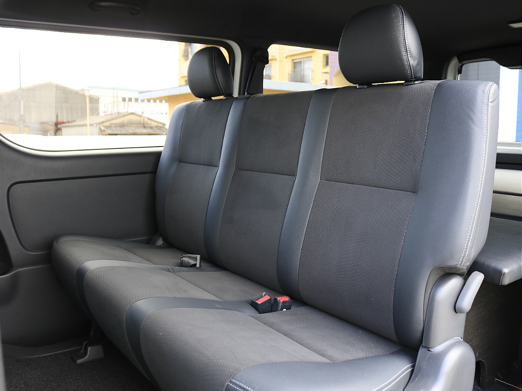 内外装、足回り、ナビと欲しい装備をパッケージングでコンプリートカスタム★もちろん追加カスタムもお任せください！どんなカスタムもお任せください！お客様のニーズに合わせたご提案をさせていただきます！