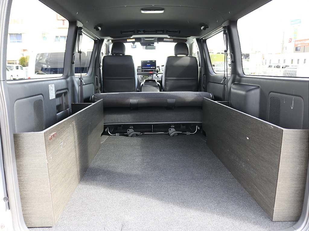 内外装、足回り、ナビと欲しい装備をパッケージングでコンプリートカスタム★もちろん追加カスタムもお任せください！どんなカスタムもお任せください！お客様のニーズに合わせたご提案をさせていただきます！