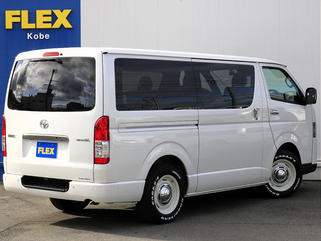 内外装、足回り、ナビと欲しい装備をパッケージングでコンプリートカスタム★もちろん追加カスタムもお任せください！どんなカスタムもお任せください！お客様のニーズに合わせたご提案をさせていただきます！