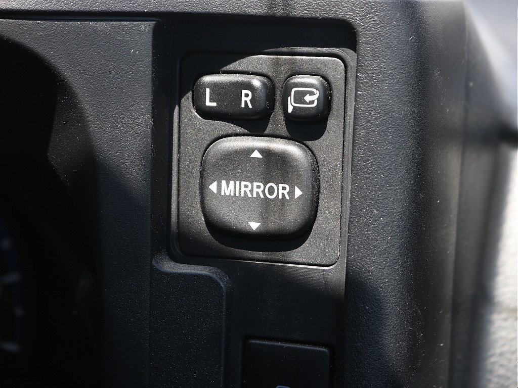 内外装、足回り、ナビと欲しい装備をパッケージングでコンプリートカスタム★もちろん追加カスタムもお任せください！どんなカスタムもお任せください！お客様のニーズに合わせたご提案をさせていただきます！