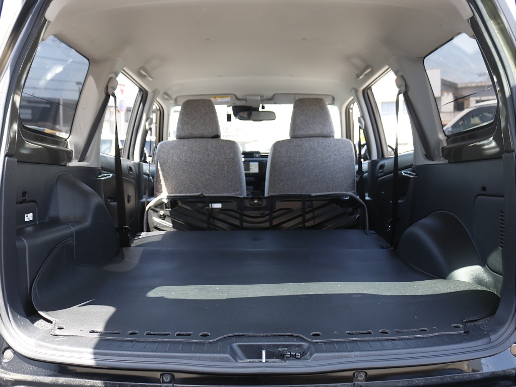 内外装、足回り、ナビと欲しい装備をパッケージングでコンプリートカスタム★もちろん追加カスタムもお任せください！どんなカスタムもお任せください！お客様のニーズに合わせたご提案をさせていただきます！