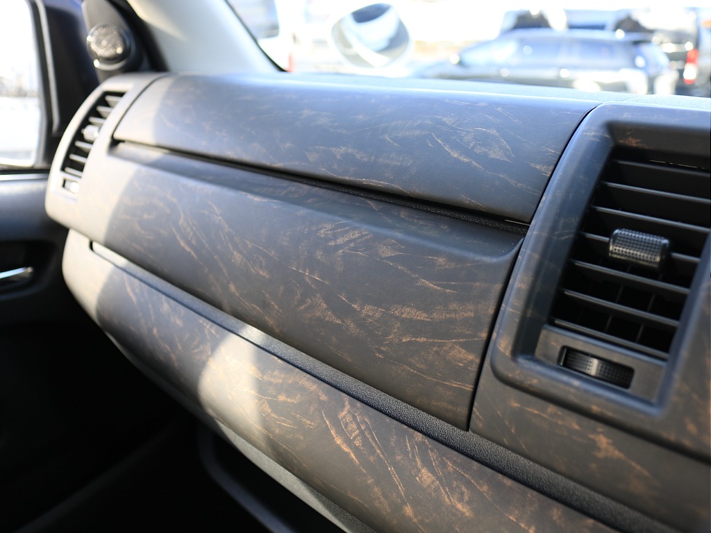 内外装、足回り、ナビと欲しい装備をパッケージングでコンプリートカスタム★もちろん追加カスタムもお任せください！どんなカスタムもお任せください！お客様のニーズに合わせたご提案をさせていただきます！