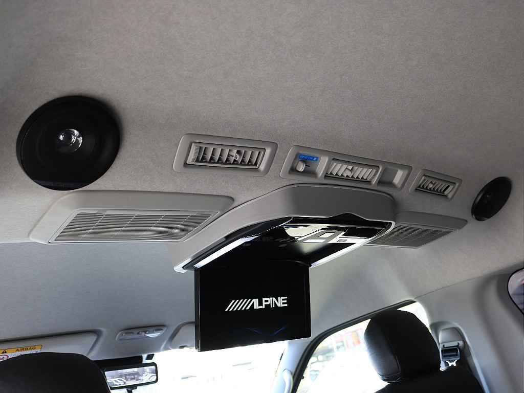 内外装、足回り、ナビと欲しい装備をパッケージングでコンプリートカスタム★もちろん追加カスタムもお任せください！どんなカスタムもお任せください！お客様のニーズに合わせたご提案をさせていただきます！