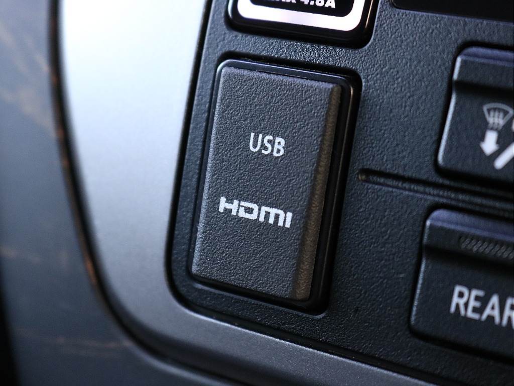 内外装、足回り、ナビと欲しい装備をパッケージングでコンプリートカスタム★もちろん追加カスタムもお任せください！どんなカスタムもお任せください！お客様のニーズに合わせたご提案をさせていただきます！