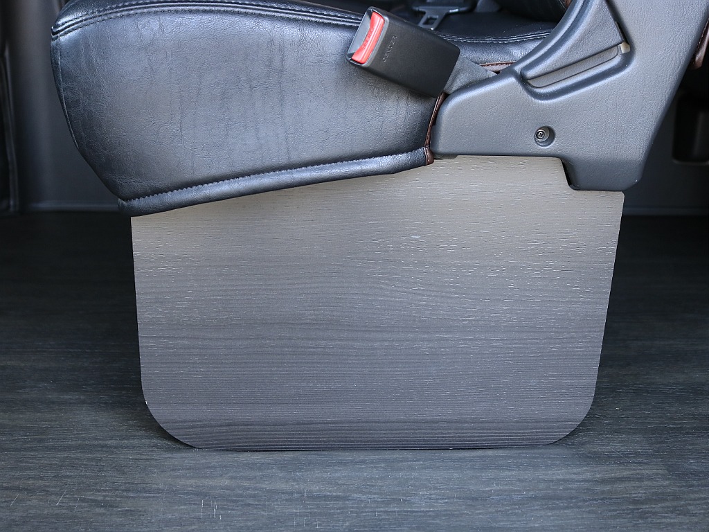 内外装、足回り、ナビと欲しい装備をパッケージングでコンプリートカスタム★もちろん追加カスタムもお任せください！どんなカスタムもお任せください！お客様のニーズに合わせたご提案をさせていただきます！