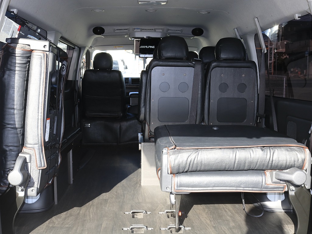 内外装、足回り、ナビと欲しい装備をパッケージングでコンプリートカスタム★もちろん追加カスタムもお任せください！どんなカスタムもお任せください！お客様のニーズに合わせたご提案をさせていただきます！