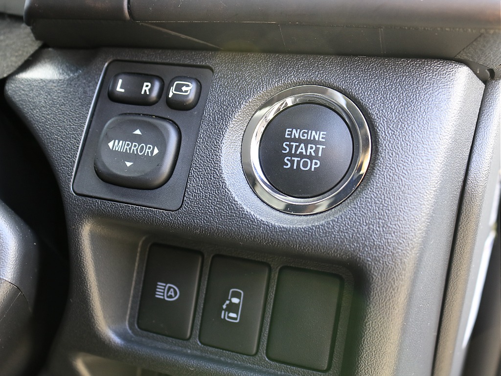 内外装、足回り、ナビと欲しい装備をパッケージングでコンプリートカスタム★もちろん追加カスタムもお任せください！どんなカスタムもお任せください！お客様のニーズに合わせたご提案をさせていただきます！