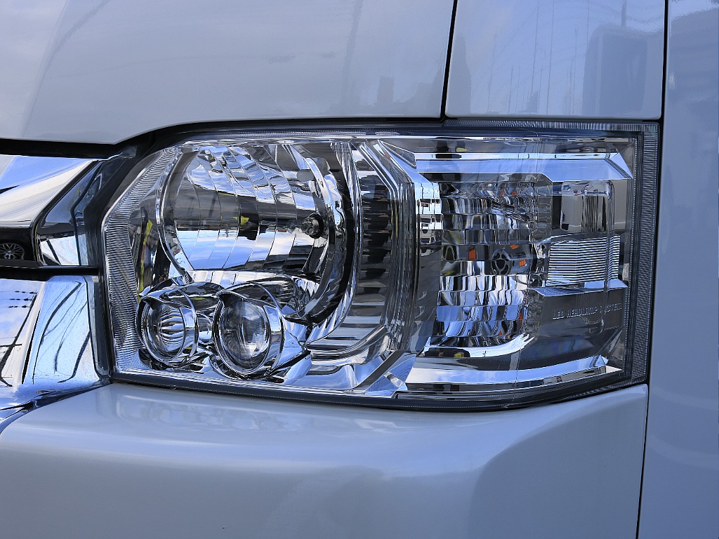 内外装、足回り、ナビと欲しい装備をパッケージングでコンプリートカスタム★もちろん追加カスタムもお任せください！どんなカスタムもお任せください！お客様のニーズに合わせたご提案をさせていただきます！