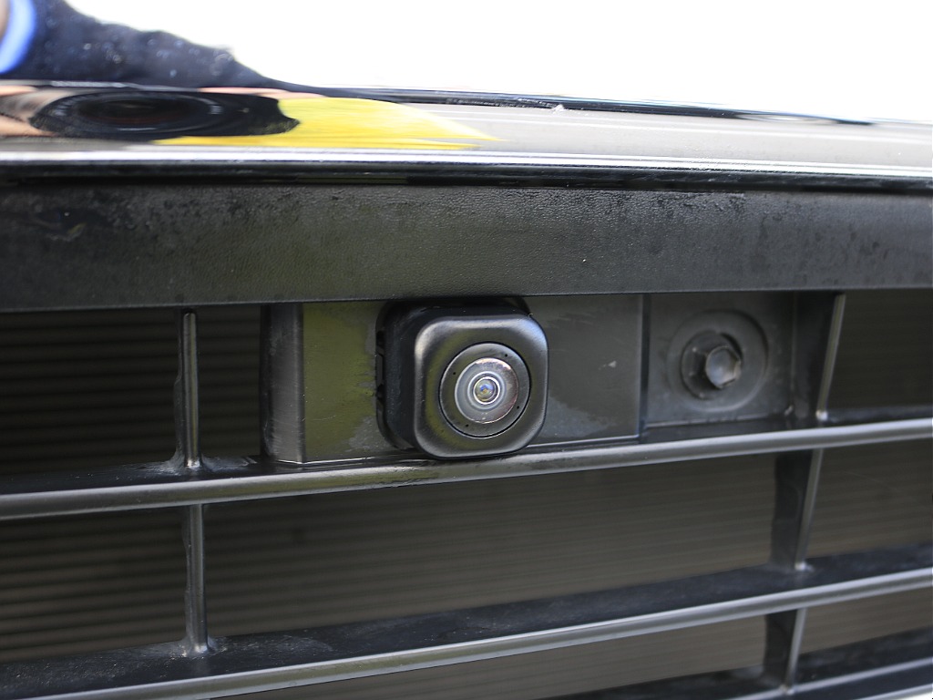 内外装、足回り、ナビと欲しい装備をパッケージングでコンプリートカスタム★もちろん追加カスタムもお任せください！どんなカスタムもお任せください！お客様のニーズに合わせたご提案をさせていただきます！