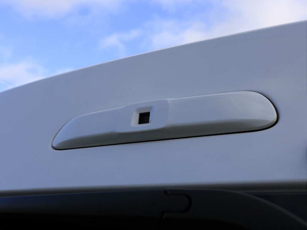 内外装、足回り、ナビと欲しい装備をパッケージングでコンプリートカスタム★もちろん追加カスタムもお任せください！どんなカスタムもお任せください！お客様のニーズに合わせたご提案をさせていただきます！