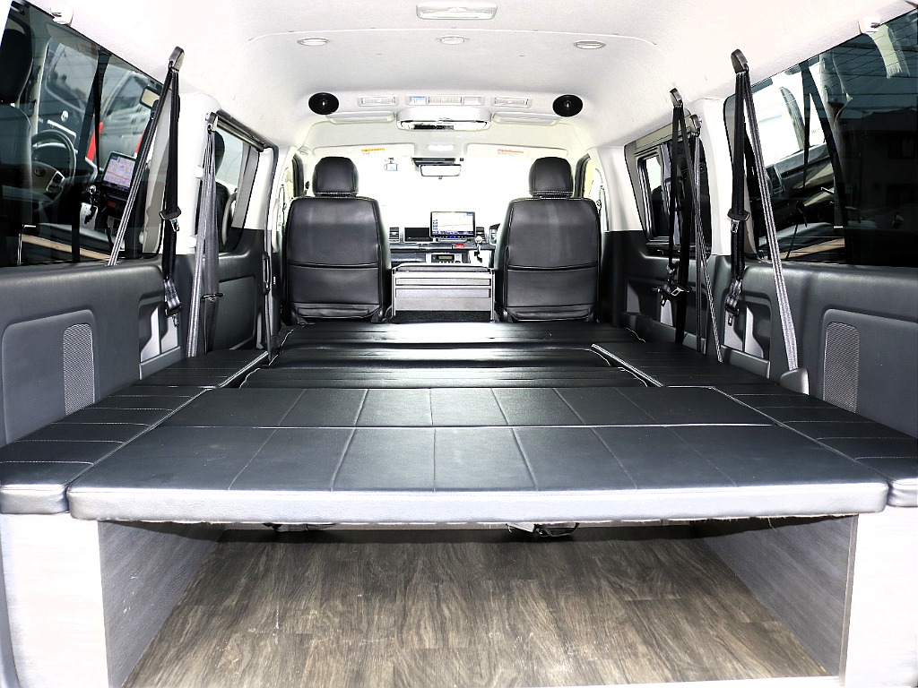 内外装、足回り、ナビと欲しい装備をパッケージングでコンプリートカスタム★もちろん追加カスタムもお任せください！どんなカスタムもお任せください！お客様のニーズに合わせたご提案をさせていただきます！