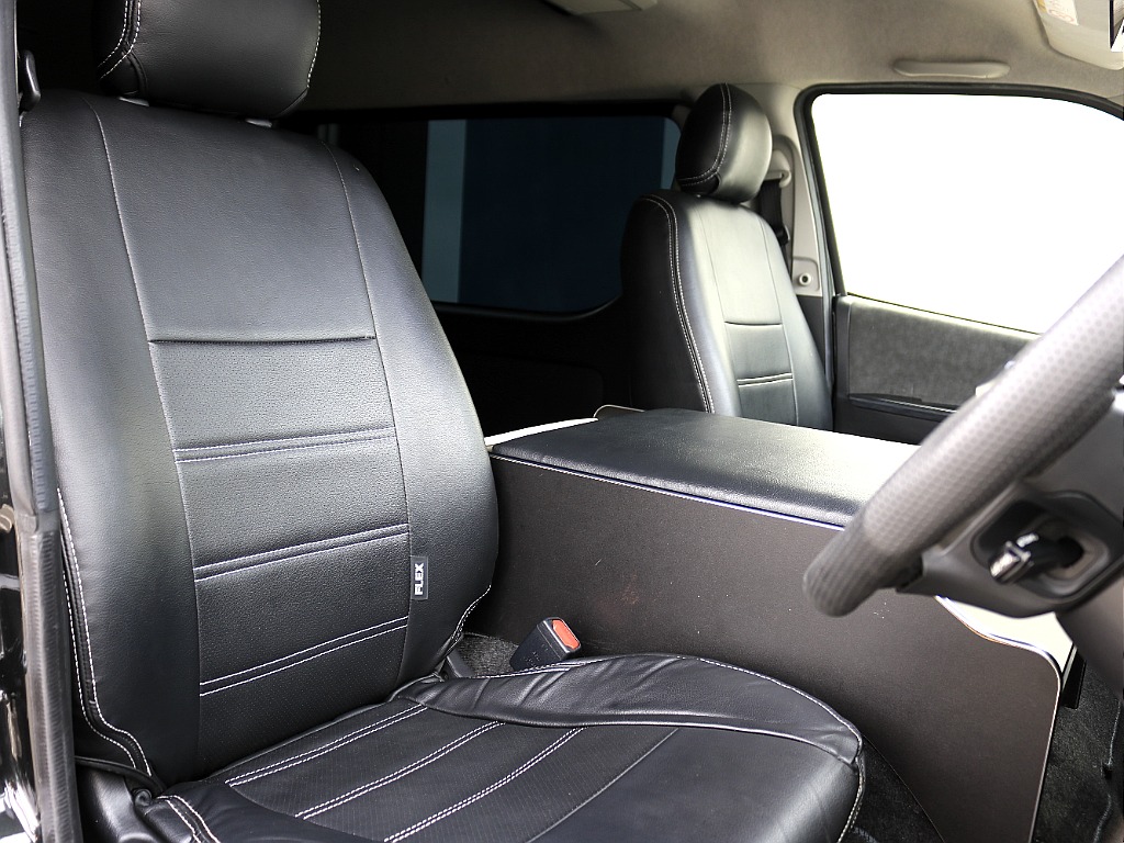 内外装、足回り、ナビと欲しい装備をパッケージングでコンプリートカスタム★もちろん追加カスタムもお任せください！どんなカスタムもお任せください！お客様のニーズに合わせたご提案をさせていただきます！