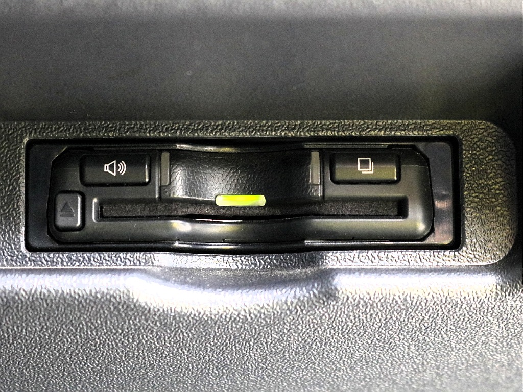 内外装、足回り、ナビと欲しい装備をパッケージングでコンプリートカスタム★もちろん追加カスタムもお任せください！どんなカスタムもお任せください！お客様のニーズに合わせたご提案をさせていただきます！