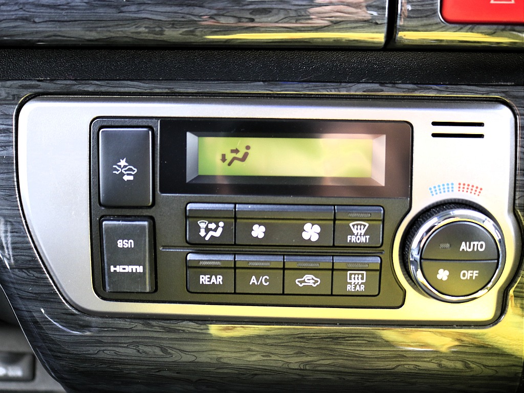 内外装、足回り、ナビと欲しい装備をパッケージングでコンプリートカスタム★もちろん追加カスタムもお任せください！どんなカスタムもお任せください！お客様のニーズに合わせたご提案をさせていただきます！