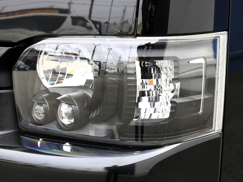 内外装、足回り、ナビと欲しい装備をパッケージングでコンプリートカスタム★もちろん追加カスタムもお任せください！どんなカスタムもお任せください！お客様のニーズに合わせたご提案をさせていただきます！