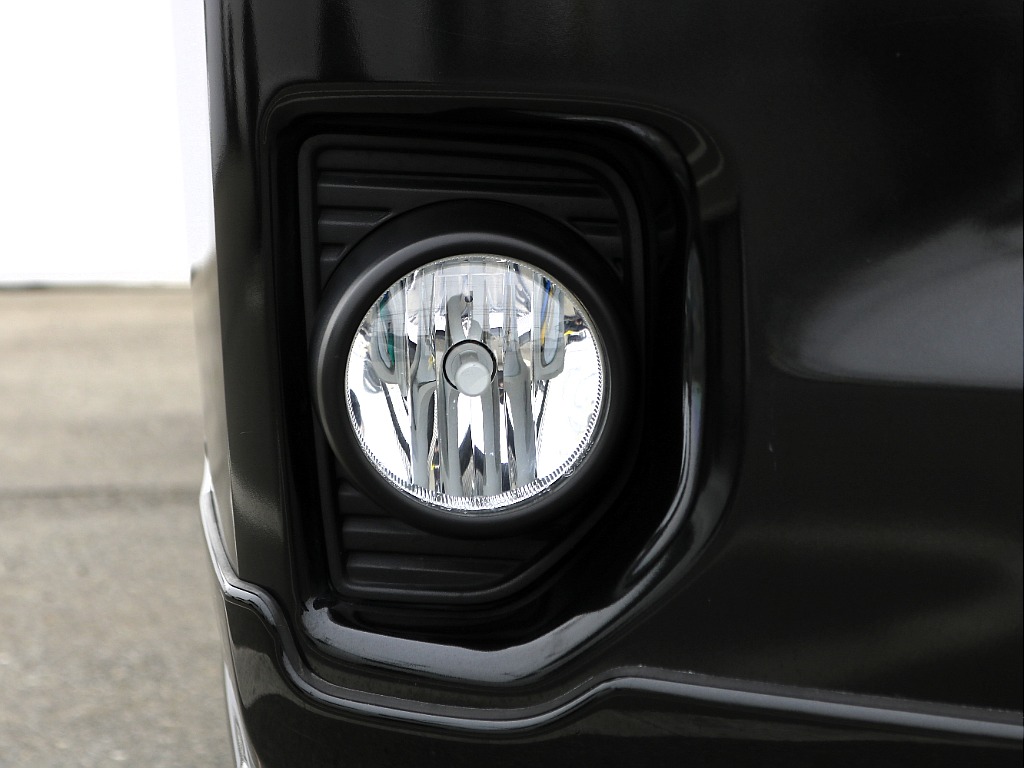 内外装、足回り、ナビと欲しい装備をパッケージングでコンプリートカスタム★もちろん追加カスタムもお任せください！どんなカスタムもお任せください！お客様のニーズに合わせたご提案をさせていただきます！