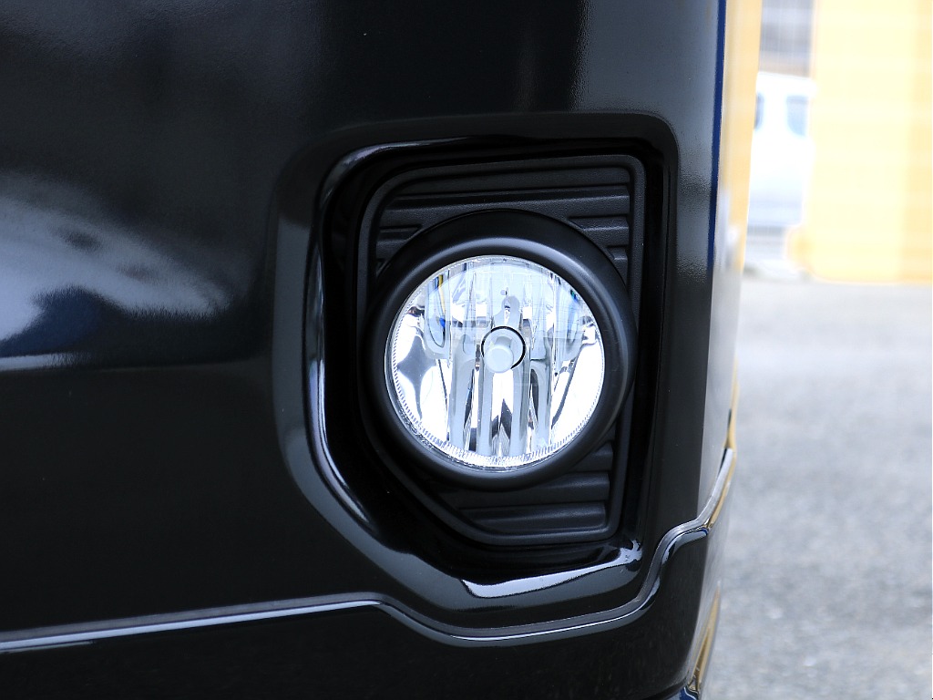 内外装、足回り、ナビと欲しい装備をパッケージングでコンプリートカスタム★もちろん追加カスタムもお任せください！どんなカスタムもお任せください！お客様のニーズに合わせたご提案をさせていただきます！